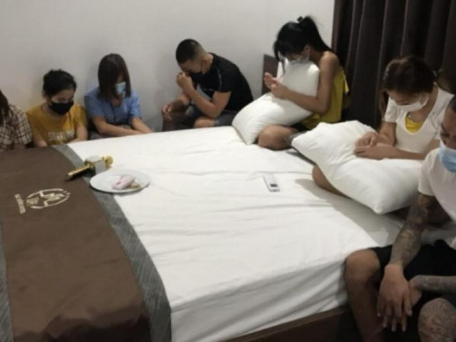 5 cô gái trẻ dự ”tiệc” ma túy cùng bạn trai trong khách sạn giữa mùa dịch