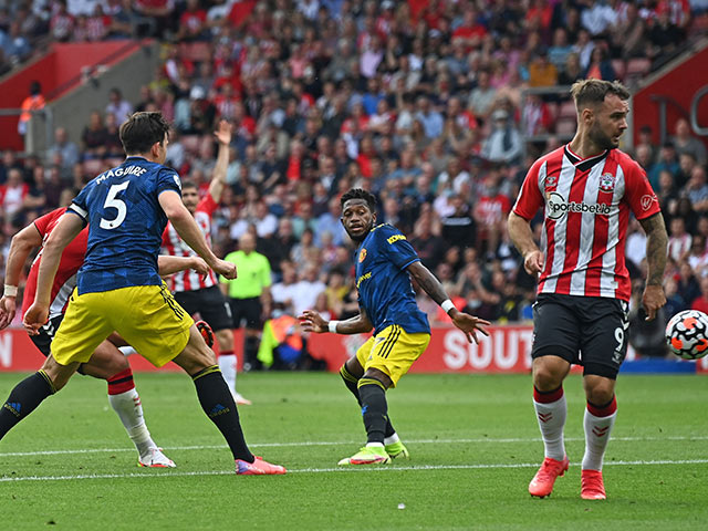 Fred chơi kém nhất trận MU hòa Southampton, sắp bị Solskjaer tống lên ghế dự bị