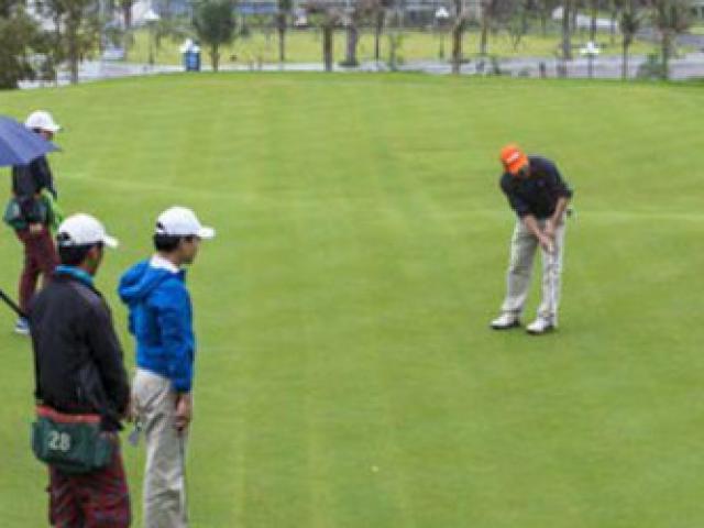 “Hợp thức hóa” cho giám đốc sở và cục phó chơi golf giữa lệnh cấm, nữ cán bộ bị đình chỉ