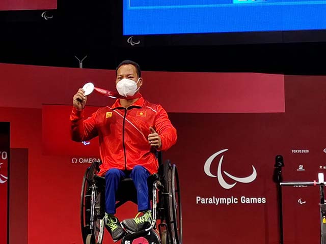 Thể thao Việt Nam đón tin vui: Lê Văn Công ngoạn mục giành HCB Paralympic