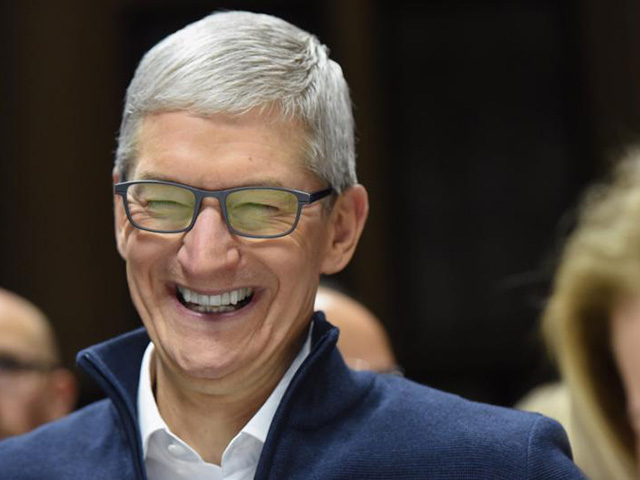 Tim Cook nhận thêm khoản tiền thưởng khổng lồ từ Apple