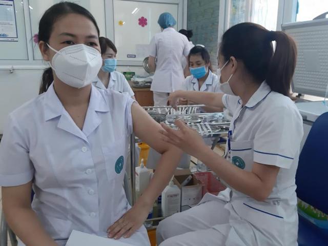 Bộ Y tế yêu cầu Hà Nội, TP.HCM và 3 tỉnh khác phải hoàn thành tiêm mũi 1 trước ngày 15/9