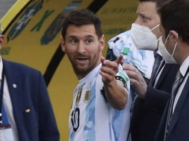 Messi mặc áo cực lạ ngày lỡ hẹn đấu Neymar, bị Dybala trêu chọc