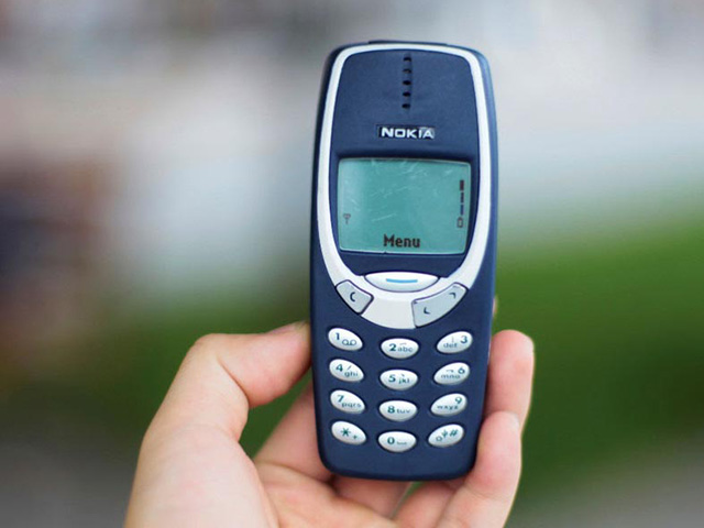 May mắn thoát chết sau khi nuốt Nokia 3310 vào bụng trong 4 ngày