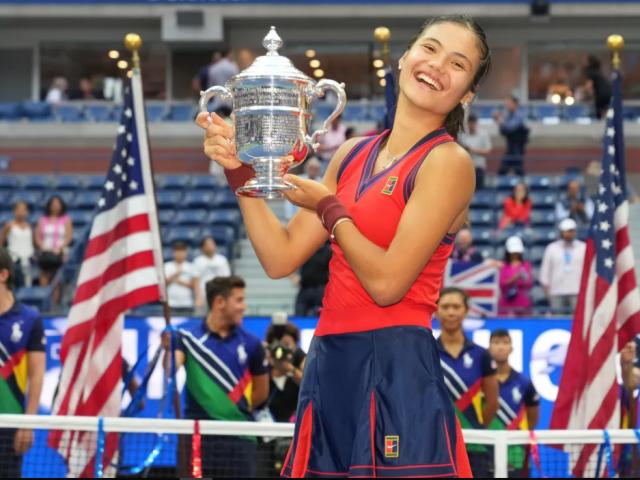 Mỹ nhân 18 tuổi Raducanu vô địch US Open, nói gì khi lập mưa kỷ lục đáng nể?