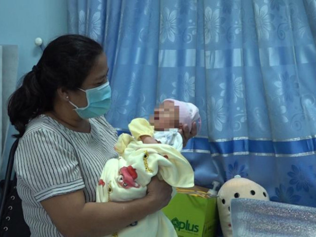Video: Tìm cha mẹ cho bé sơ sinh bị bỏ rơi ở TP Thủ Đức