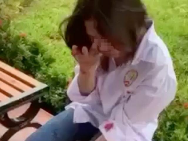 Nữ sinh bị đánh bầm dập, quay video ngay sau lễ khai giảng