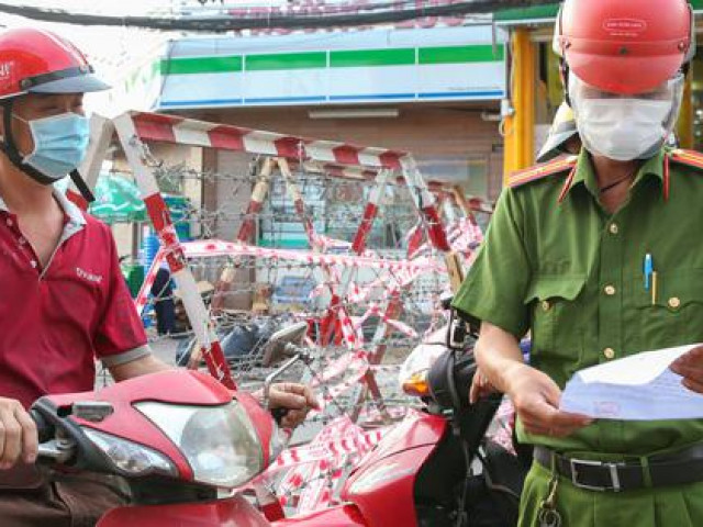 TP.HCM: Thí điểm cấp mã QR cho người dân 3 quận, huyện để làm việc an toàn