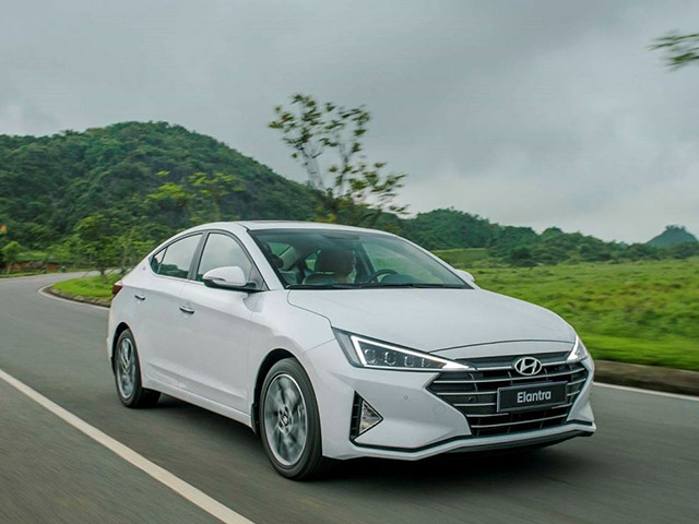 Giá xe Hyundai Elantra lăn bánh tháng 9/2021