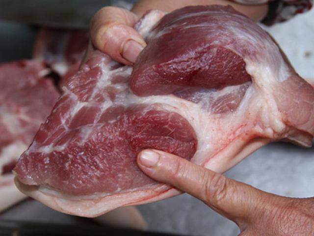 Ra chợ mua thịt lợn, thấy 4 điểm này lập tức ”tránh xa”, rẻ đến mấy cũng không nên mua