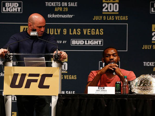 Nóng nhất thể thao tối 25/9: Huyền thoại UFC Jon Jones bị bắt, chủ tịch Dana White lên tiếng