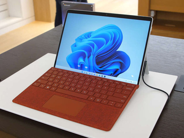 Surface Pro 8 - kẻ thách thức số 1 của iPad Pro