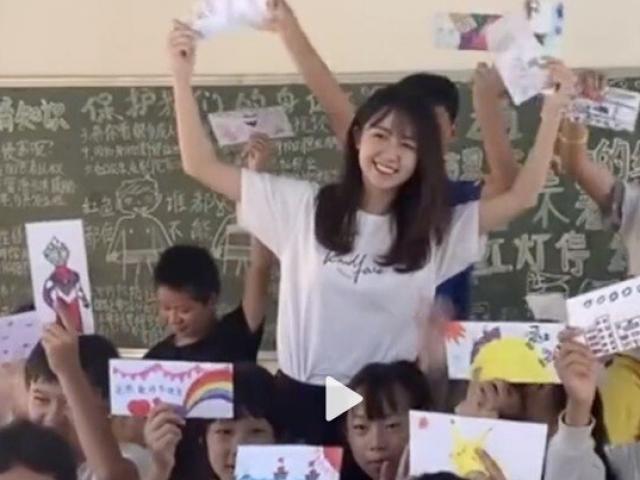 “Cô giáo đẹp nhất Trung Quốc” vướng bê bối làm từ thiện