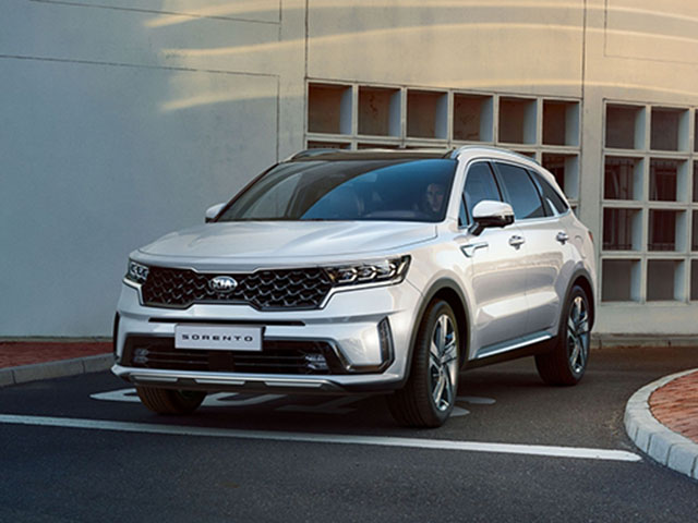 KIA Sorento giảm giá 100 triệu đồng, quyết vực lại doanh số