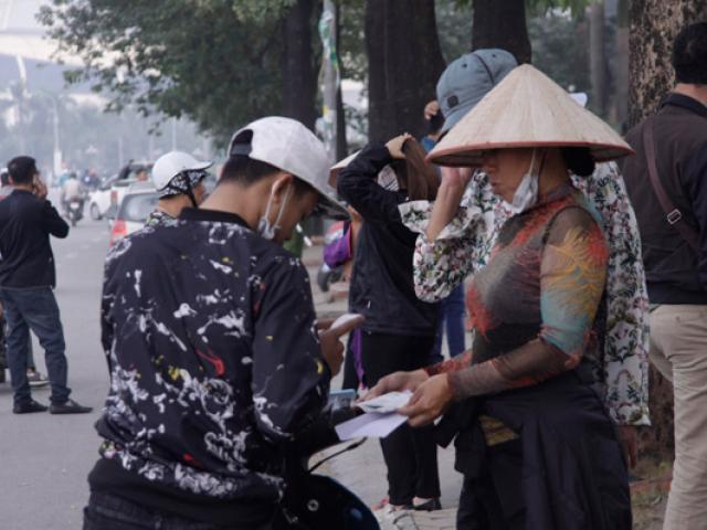 Trước trận bán kết Việt Nam - Philippines lượt về: Giá vé chợ đen tăng ”chóng mặt”