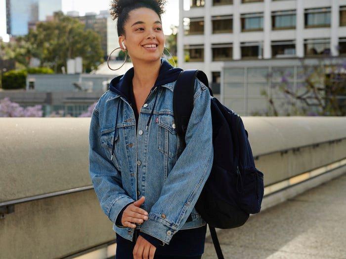 Levi’s và Google ra áo khoác, không chỉ sành điệu mà còn thông minh