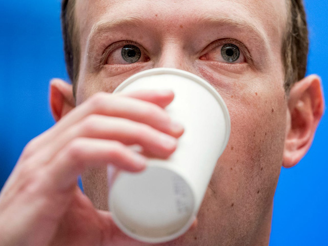 Mark Zuckerberg sẵn sàng ”chơi đến cùng” với các nhà lãnh đạo để bảo vệ Facebook