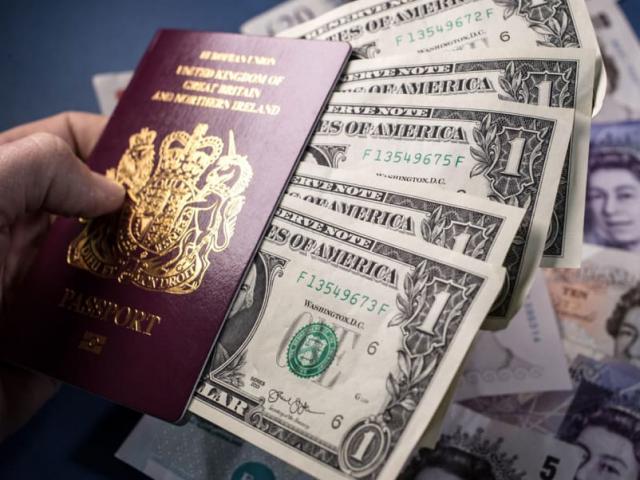 Vì sao giới siêu giàu đổ xô mua hộ chiếu nước ngoài?