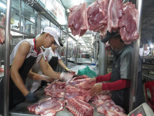 Giá lợn hơi tăng phi mã, hơn 10.000 đồng/kg
