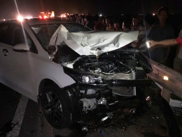 Hai vợ chồng và con trai chết thảm sau va chạm với xe ô tô
