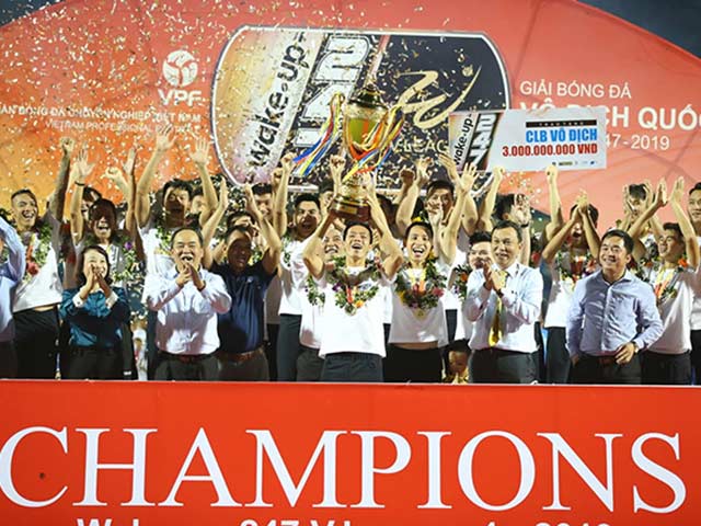 Hà Nội đăng quang V-League 2019: Phô diễn uy lực, thống trị bóng đá Việt