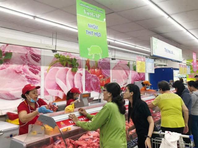 Giá thịt heo ”leo thang”, heo bình ổn được tăng 16.000 đồng/kg