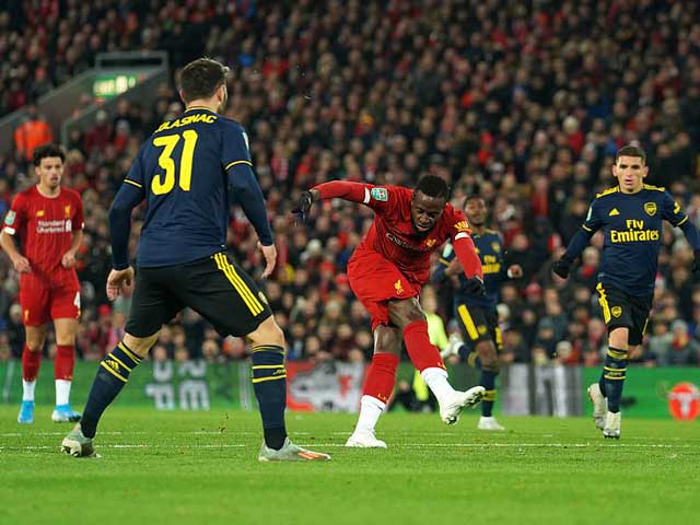 Video highlight trận Liverpool – Arsenal: Rượt đuổi điên rồ 10 bàn, đấu súng định đoạt