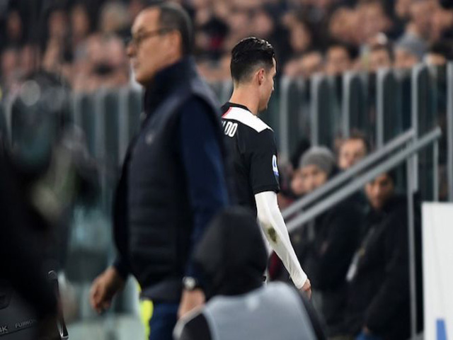 Ronaldo bị thay ra 2 trận liên tiếp: Nổi cơn tam bành, nội bộ Juventus lục đục?