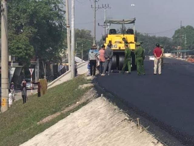 Đi bộ trên đường đang thi công, người đàn ông bị xe lu cán tử vong