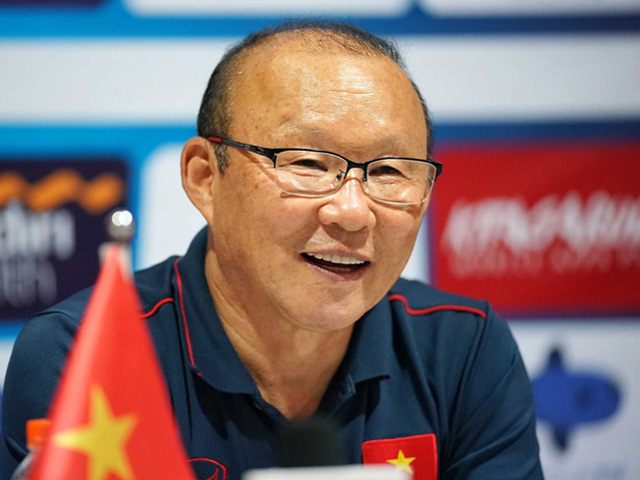 Trực tiếp họp báo Việt Nam đấu Thái Lan: HLV Park Hang Seo nói gì về kình địch?