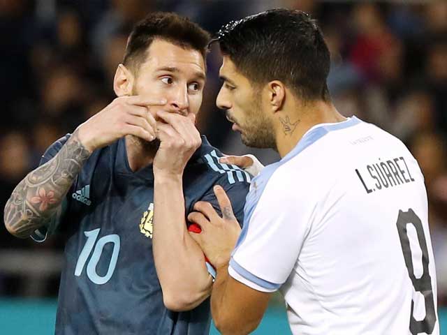 Messi nổi điên vì bị Cavani “hỏi đểu”, suýt tẩn nhau: Suarez bênh ai?