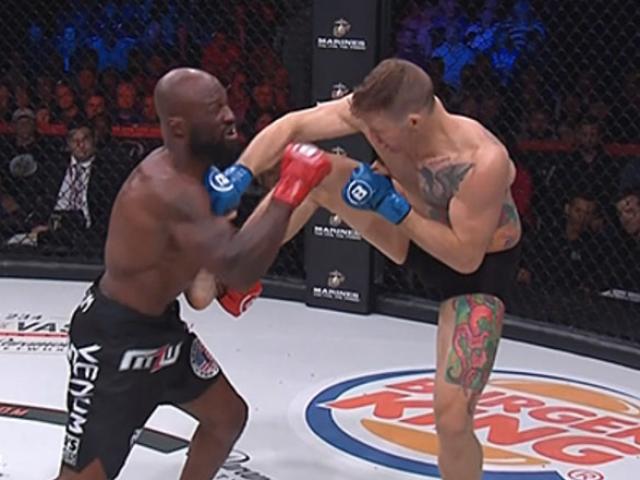 Sửng sốt MMA: ”Nhà vua” 87kg lên sàn 82 giây bị ”đòn gió” ngất luôn