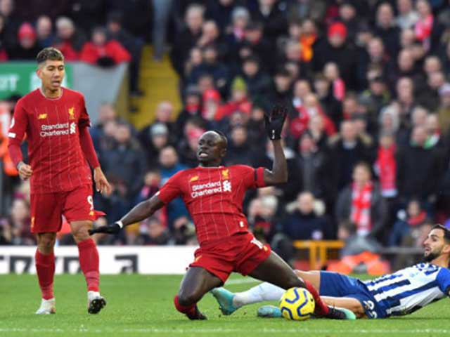 Video highlight trận Liverpool - Brighton: Cú đúp, thẻ đỏ ngỡ ngàng và phút cuối nghẹt thở