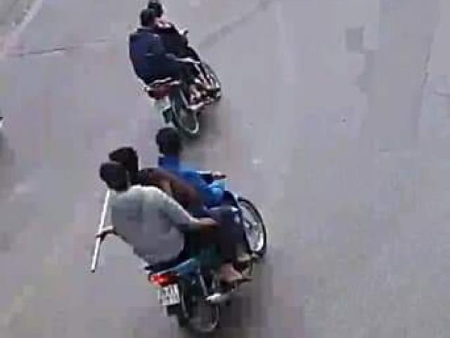 HN: Bắt giữ nhóm thanh niên mang dao ”diễu phố” gây xôn xao trên mạng