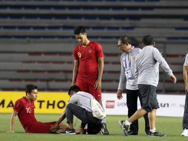 U22 Indonesia vào chung kết: Lo lắng ”Messi xứ Vạn đảo” nằm cáng rời sân