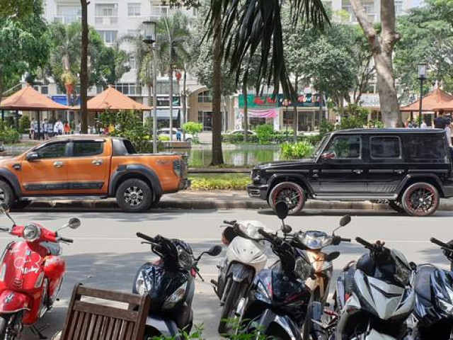 Bà Quyết Tâm: “Xe vẫn đỗ, phí vẫn thu, nhưng tiền không thể hiện trong tài khoản”