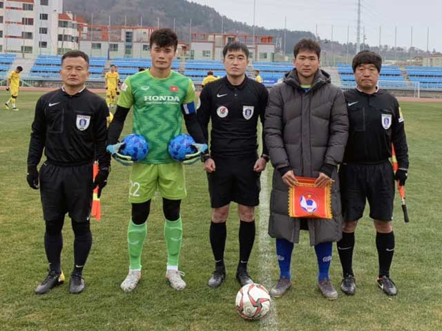 U23 Việt Nam hạ CLB Hàn Quốc trong mưa bàn thắng: Đức Chinh lập công