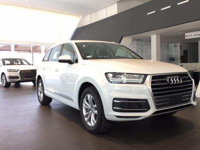 Ô tô đại hạ giá: Audi Q7 Quattro giảm tới 300 triệu đồng