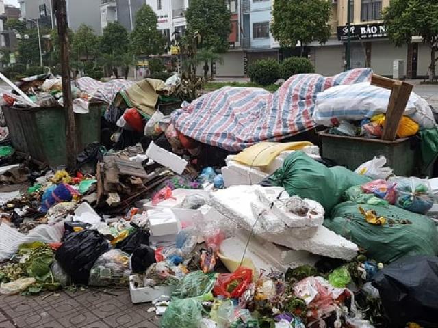 Dân lại chặn bãi rác Nam Sơn, Hà Nội xử lý hàng ngàn tấn rác thế nào?