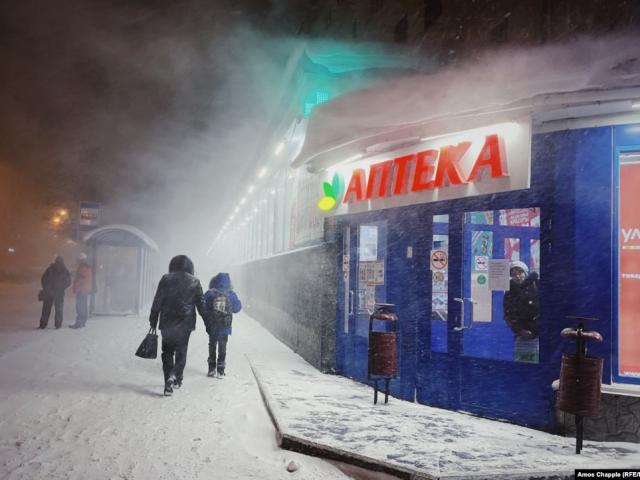 Cuộc sống trong bóng tối ở thành phố Nga không có ánh Mặt trời suốt một tháng