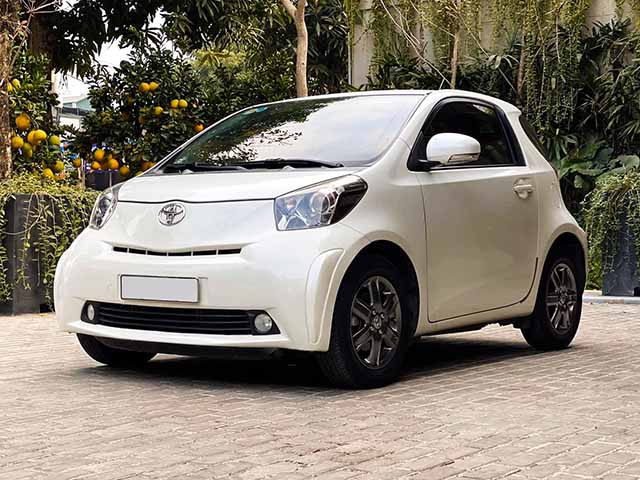 Toyota iQ đời 2011 được chủ xe rao bán cao hơn Toyota Vios mới