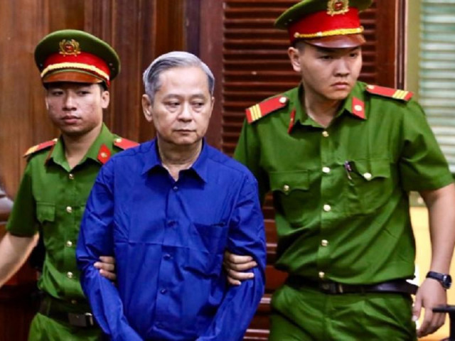 Ông Nguyễn Hữu Tín và các bị cáo đã đến toà