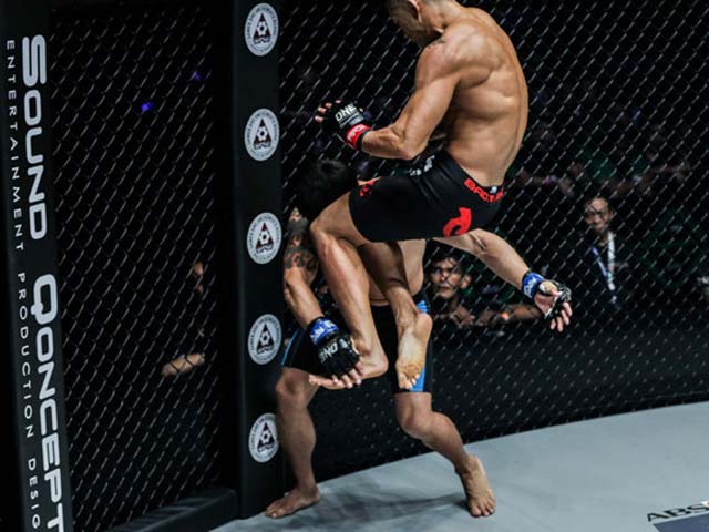 Knock-out số 1 MMA châu Á 2019: Martin Nguyễn tung gối choáng váng