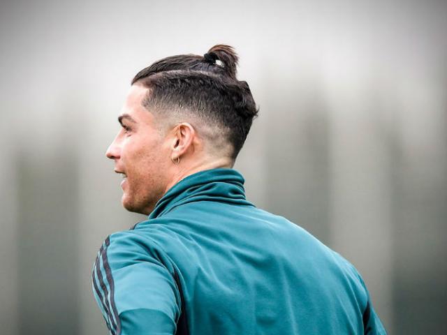 Ronaldo khoe tóc mới ăn mừng giải cá nhân: Fan chê không hợp tuổi