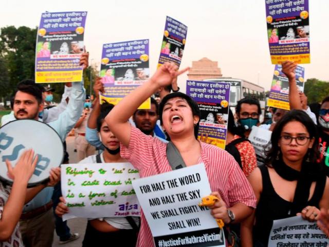 Vụ cô gái Ấn Độ chết sau khi bị cưỡng hiếp, cảnh sát tuyên bố bất ngờ