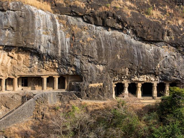 Khám phá hang động cổ đại nhất ở Ấn Độ