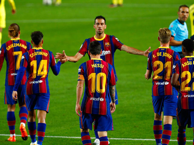 Barca chốt phương án giảm lương: Sắp mất Messi, ”ông trùm” dễ bay ghế