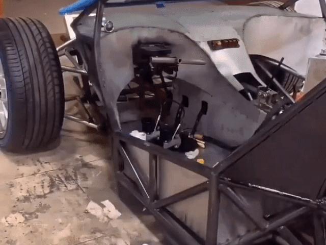 Video: Chế tạo ôtô “nhái” siêu xe Bugatti bằng thủ công siêu nhanh