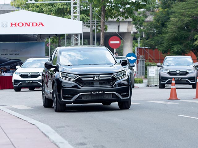 Honda CR-V ”chơi lớn”, giảm hẳn 100% lệ phí trước bạ