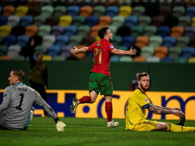 Video highlight trận Bồ Đào Nha - Thụy Điển: Đại tiệc ấn tượng tặng Ronaldo